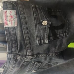 True religion ,black distressed  Levi's size 32 womens